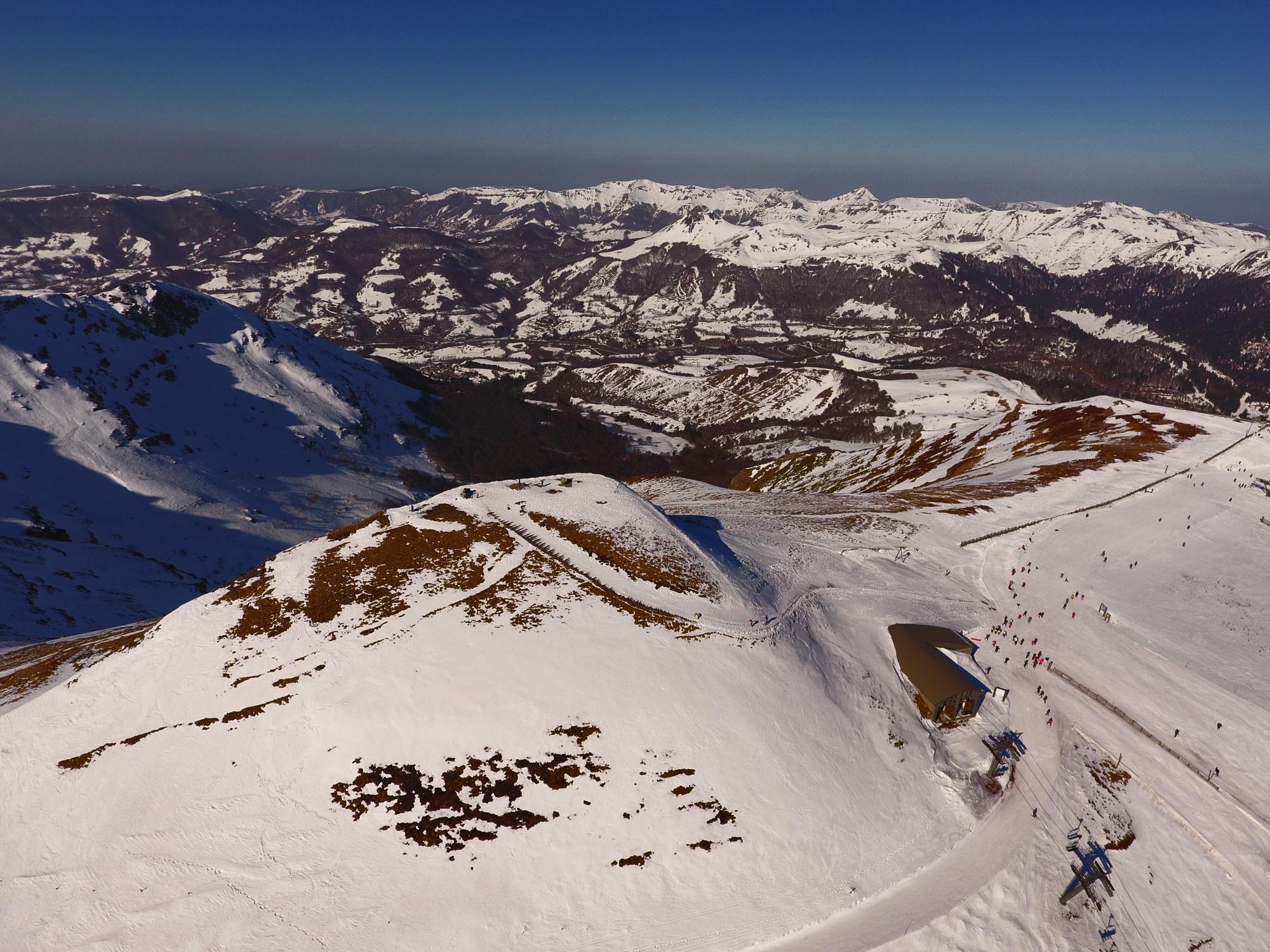 Survol du Plomb du Cantal en Hiver ©Frédéric Lécuyer