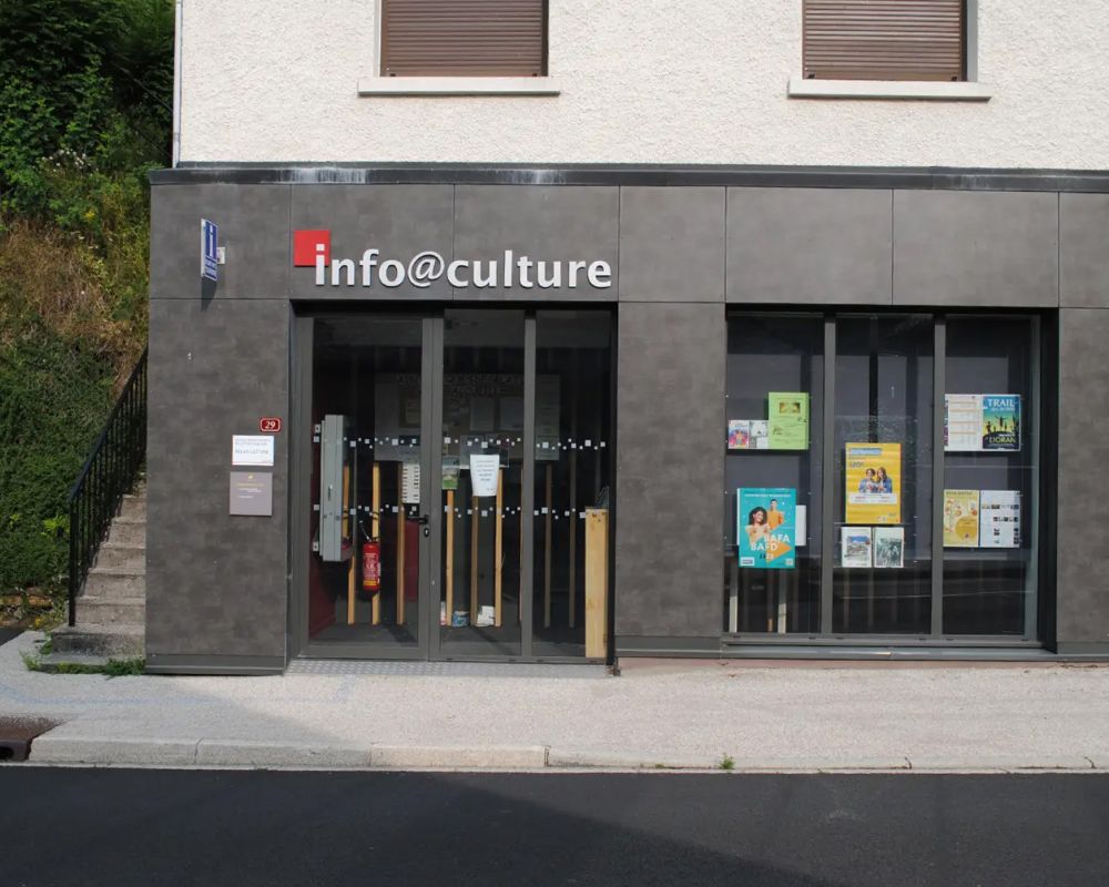 Point multi-services et Agence postale de la Commune de Saint-Jacques-des-Blats