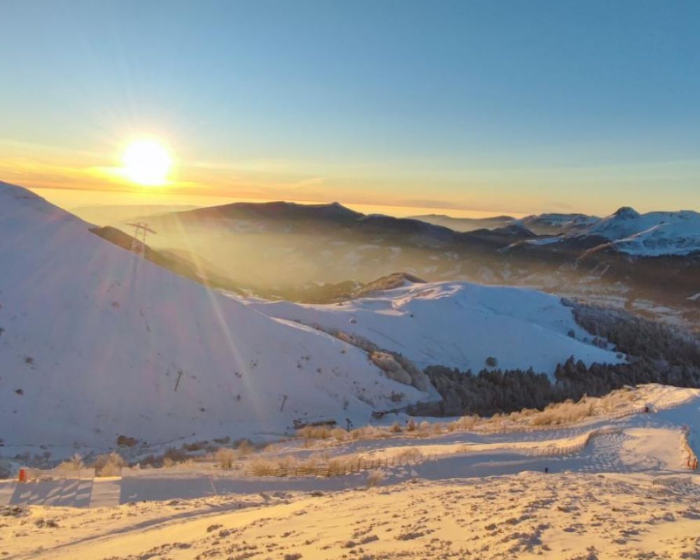 Station de ski du Lioran situé près de Saint-Jacques-des-Blats dans le Cantal - Coucher de soleil